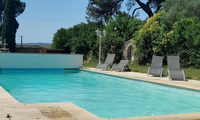 Villalbe Villa | Relaxing Getaway at Gîte de Dame Carcas with Private Pool