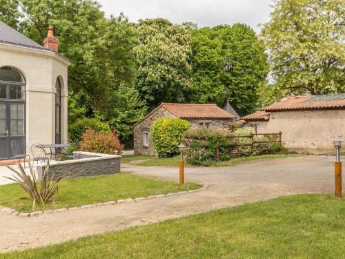 Saint-Sebastien-sur-Loire House | Cozy Gîte in Saint-Sébastien-sur-Loire for 2 Guests