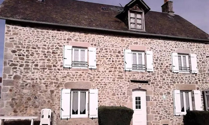 Couffy-sur-Sarsonne Villa | Gîte de France: Family-Friendly Retreat in Couffy-sur-Sarsonne