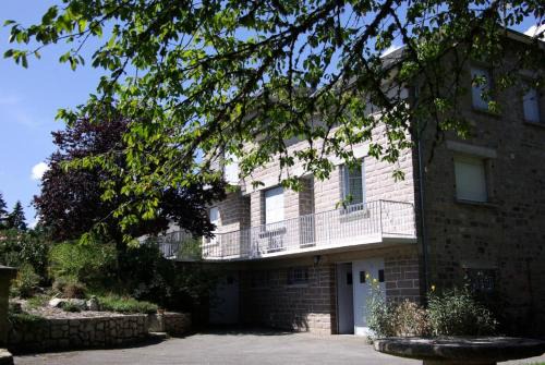 Soudeilles Apartment | Family-Friendly Retreat at Gîte de France à Soudeilles