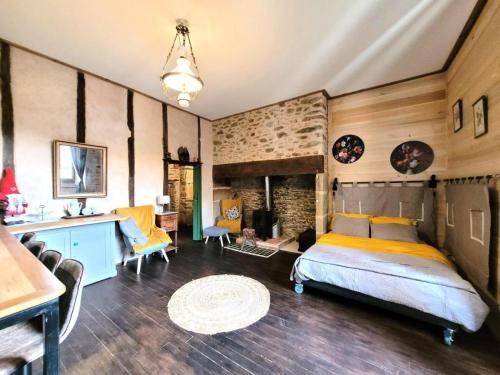 Altillac Apartment | Gîte de France Gîte de la pépinière de chapi 2 épis - Gîte de France 4 personnes MAE-4631