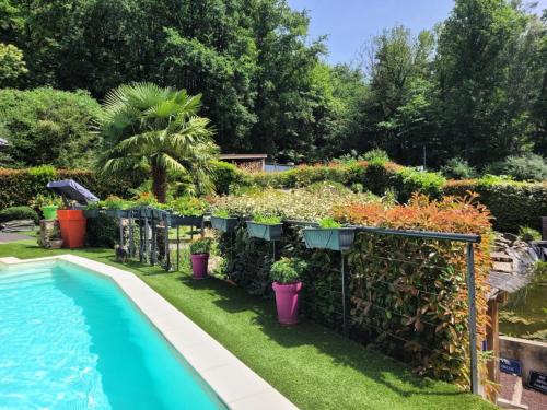 Aubazine Apartment | Child-Friendly Gîte de France: Cozy Retreat for Two