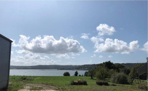 Hopital-Camfrout House | Seaside Retreat at Gîte de Goasquelliou with Private Parking