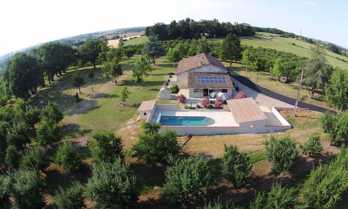 La Romieu House | Spacious Gîte de Groupe: 37 Places with Pool & Ocean View