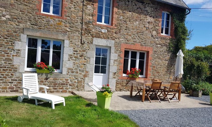 Notre-Dame-de-Cenilly House | Family-Friendly Gîte De L'arthour with Kitchen Access