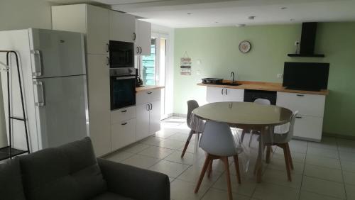 Saint-Martin-d'Aubigny House | Charming Gîte de l'étang des sarcelles with Ocean Views