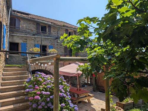 Faugeres House | Exquisite Oceanfront Stay at Gîte de l'Olivier