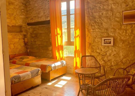 Camps-sur-l'Agly Bed & Breakfast | Pet-Friendly Retreat at Gîte de la Bastide - Pays Cathare