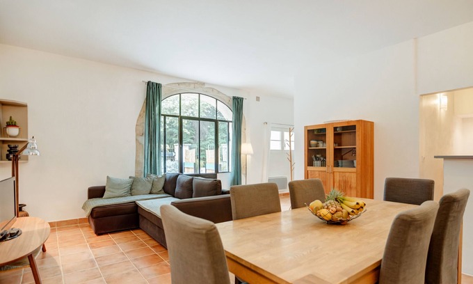 Pont-Saint-Esprit Apartment | Discover Gîte de la Cour: Pool, Breakfast & Family Friendly