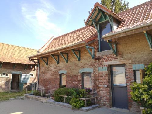 Ennetieres-en-Weppes House | Gîte de la Carnoy: Family-Friendly Stay with High Ratings