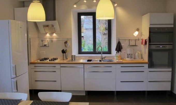 Le Pellerin House | Inviting Gîte de la Corderie with Breakfast & Family Amenities