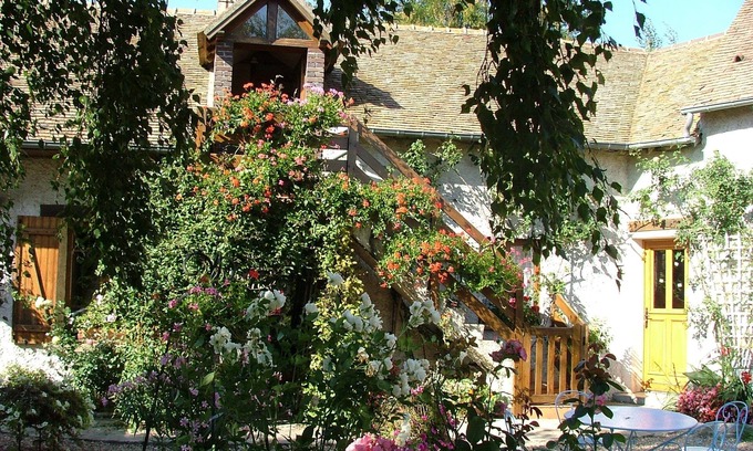 Boutigny-Prouais Other | Gîte de la Ferme des Tourelles: Top-Rated Retreat with Pool