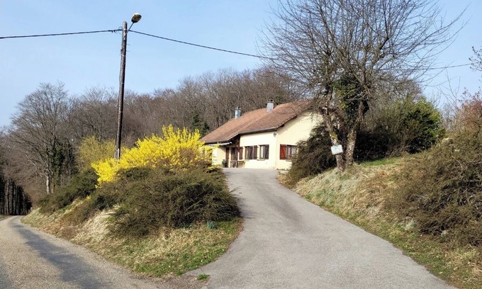 Chamesol House | Relaxing Retreat at Gîte de la Ferme du Lomont