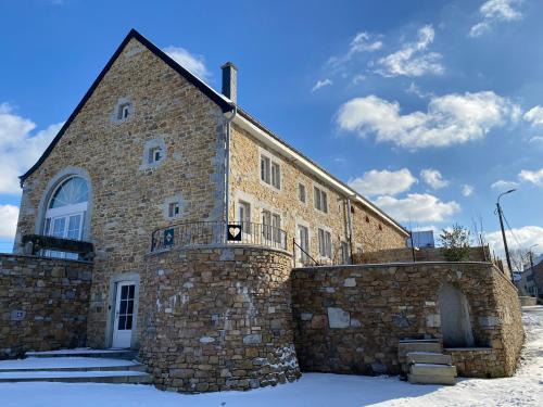 La Reid House | Gîte de la Forêt: Oceanfront Retreat for Family Getaways