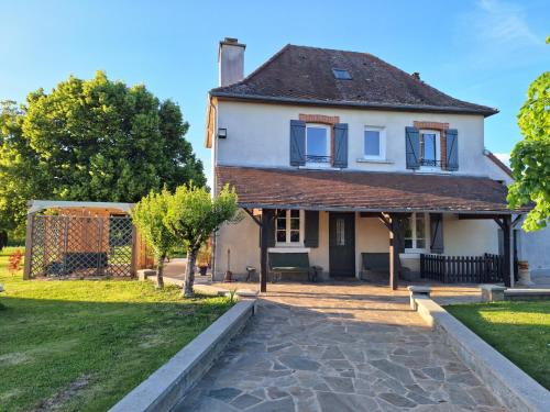 Saint-Yrieix-la-Perche House | Inviting Maison de Campagne: Perfect for Family Getaways