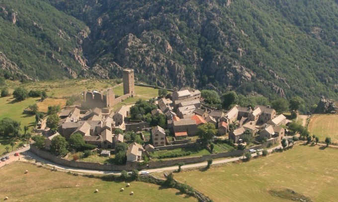 Prevencheres House | Pet-Friendly Gîte de la Garde with Excellent Guest Ratings