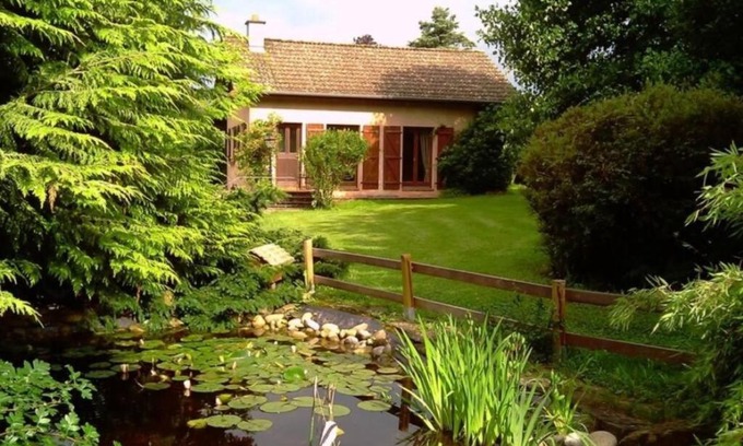 Grosne House | Pet-Friendly Gîte de la P'tite Rainette with High Guest Ratings