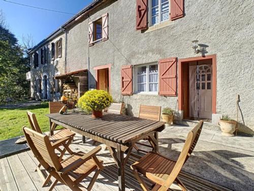Nistos House | Stunning Gîte de montagne « Les Pivoines » in Nistos