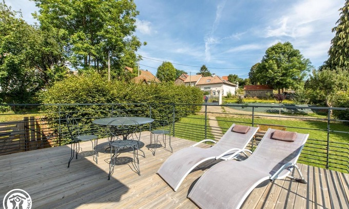 Saint-Ours House | Family-Friendly Gîte de Nico-laeti in Saint-ours-les-roches