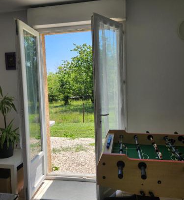 Vanault-les-Dames House | Pet-Friendly Retreat: Gîte de Pierre et Christine Awaits