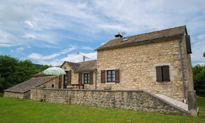 Mas-Saint-Chely House | Pet-Friendly House with Hot Tub and Kitchen Amenities