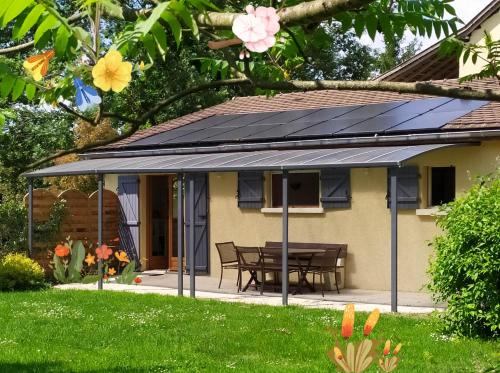 Bregnier-Cordon House | Budget-Friendly Gîte De Séjour Les Sables for Your Getaway