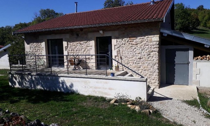 Vavincourt House | Family-Friendly Gîte de Saint-Christophe with Kitchen Access