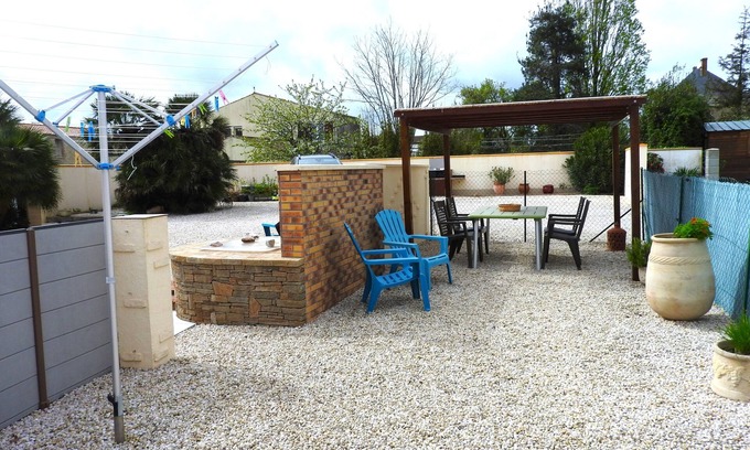 Le Bernard House | Gîte des Dolmens: Family-Friendly Retreat Near O'Gliss Park