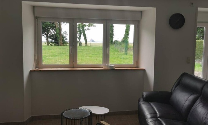 Vains House | Gîte des Salines: Family-Friendly with Mont Saint Michel Views