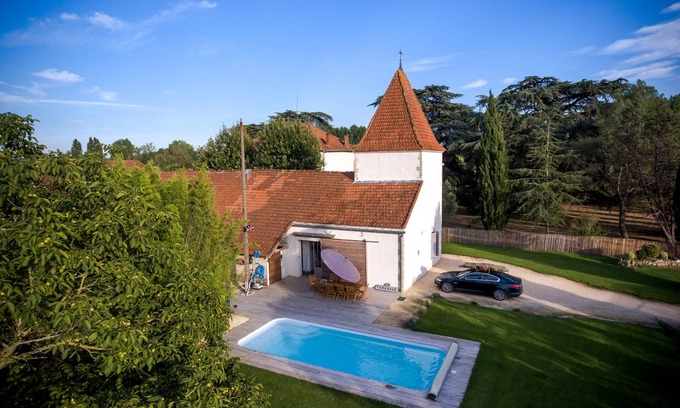 Fongrave House | Relaxing Retreat at Gîte des Tuileries with Pool & Spa