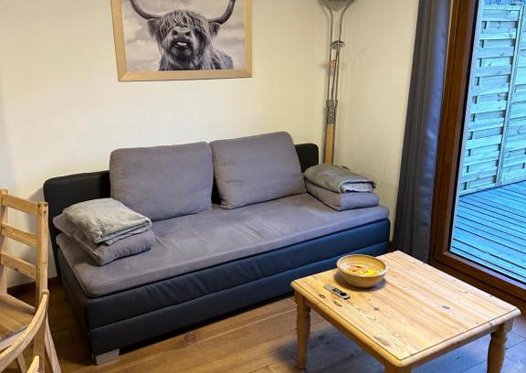 Mont-Noble Apartment | Pet-Friendly Gîte des Vignes with Oceanfront Views