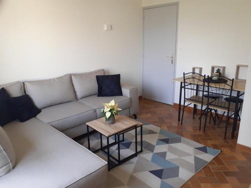 Sundhoffen Apartment | Tranquil Gîte Doux: Oceanfront Escape in the Countryside