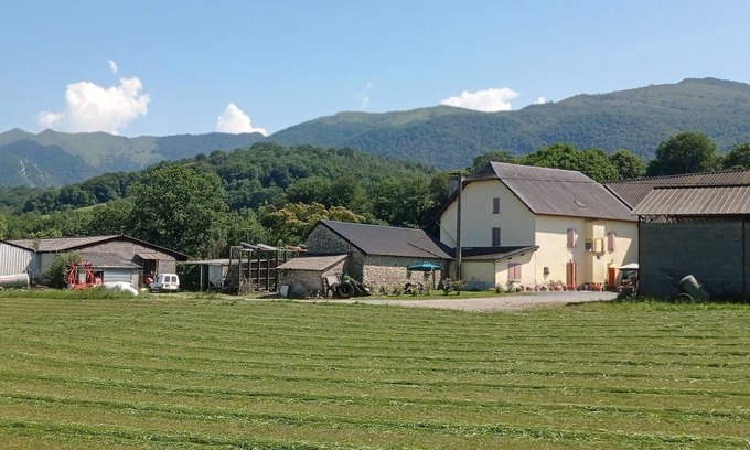 Eysus Cottage | Guest Rated: Gîte du Binet with Ocean View & Kitchen