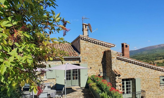 L'Epine House | Gîte du Cladan: Pet-Friendly with Oceanfront Views