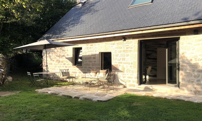 Viam House | Relax at Gîte du Four à Pain: Spa & Family Amenities