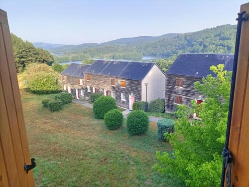 La Salvetat-sur-Agout House | Scenic Gîte du Gua des Brasses by Lake Raviège