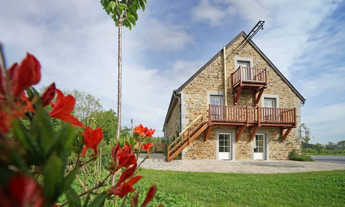 La Reid House | Explore Gîte du Jardin: Your Perfect Spa Retreat Awaits