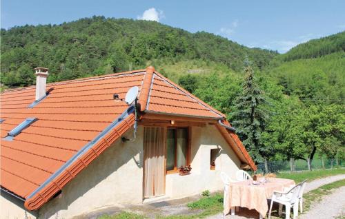 Glandage House | Budget-Friendly Getaway at Gte Du Jocou - Family Friendly