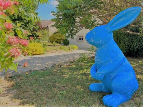Coole House | Pet-Friendly Gîte du Lapin Bleu with Ocean View & Spa