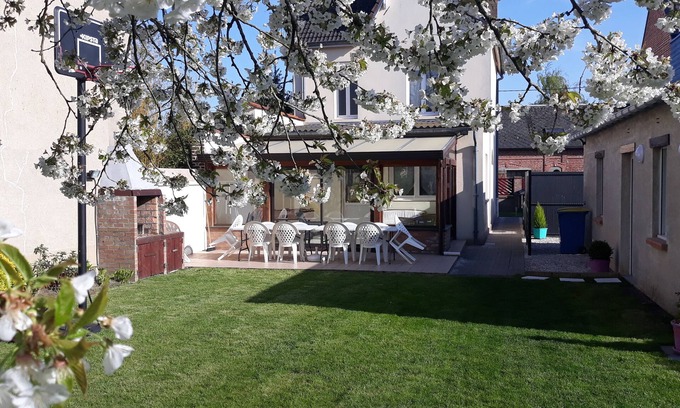 Willerval House | Spacious Gîte du Magnolia - Perfect for 12 Guests!