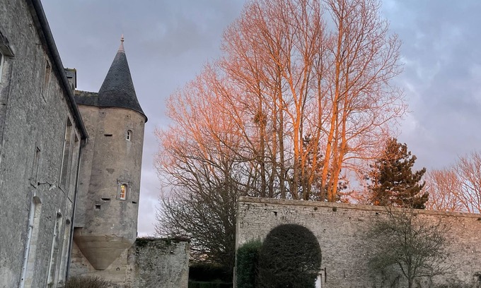 Vierville-sur-Mer Apartment | Gîte du Manoir du Vaumicel - Pet Friendly & Family Welcoming