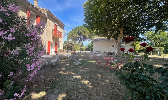 Saint-Laurent-d'Aigouze Apartment | Gîte du Mas - Charmant Gîte provençal avec jardin commun