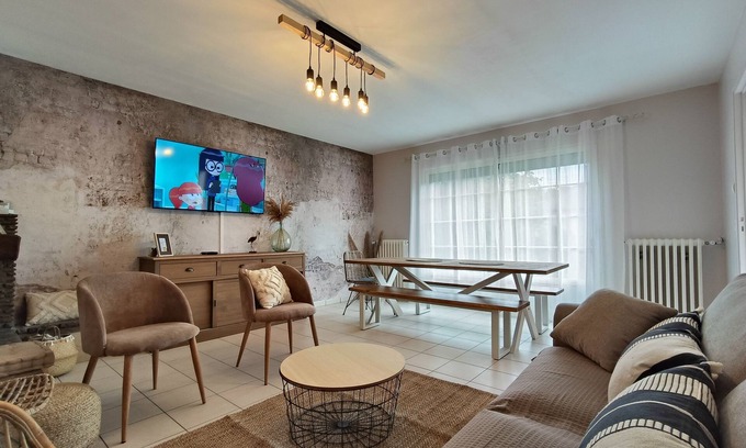 Thesee House | Family-Friendly Gîte du Petit Ruisseau Near Zoo Adventure