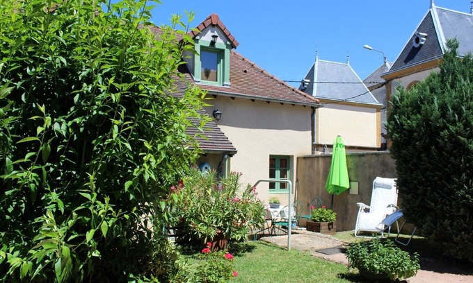 Charolles House | Gîte du Prieuré - Charolles: Family & Pet-Friendly Retreat