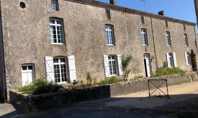 Mauleon Apartment | Gîte du Sacré-Coeur: Family Retreat Near Puy du Fou