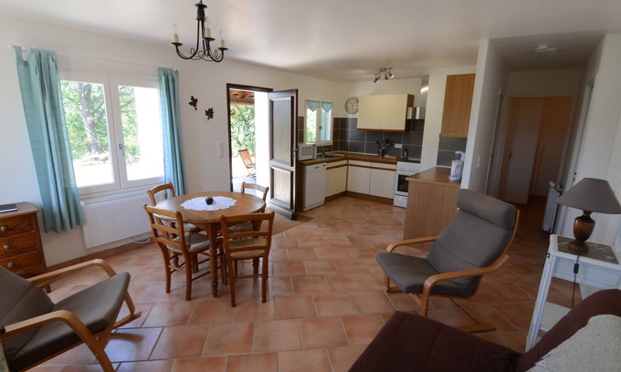 L'Escale House | Gîte en Provence: Guest Rated 10/10 with Breakfast Included