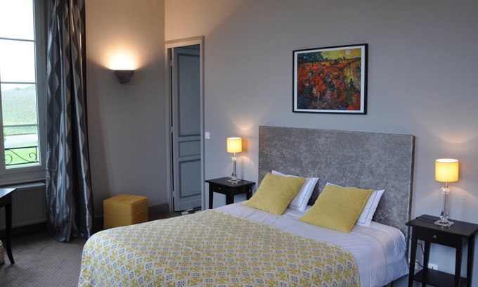 Beychac-et-Caillau Cottage | Exclusive Gîte with Private Bathroom and Vineyard Views