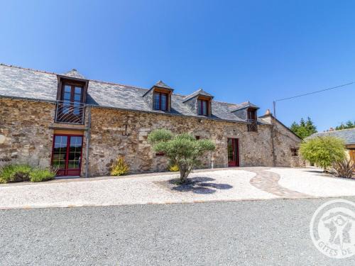 Echemire House | Family-Friendly Gîte with Private Pool near Angers