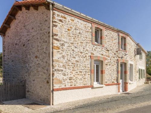 Touvois House | Family-Friendly Gîte with Child Play Area near Grand Lieu