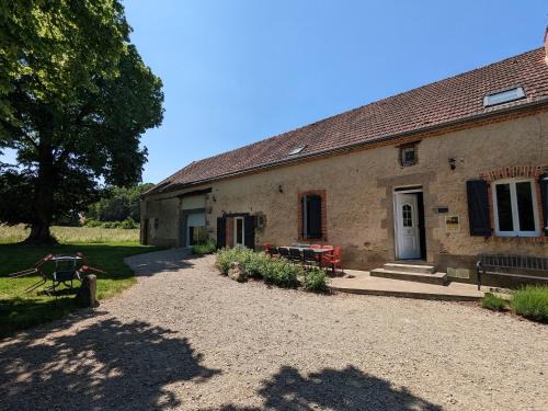 Pouligny-Notre-Dame House | Quiet Family Gîte with Garden & Nearby Water Activities